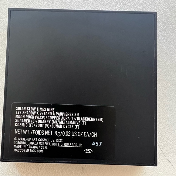 Brand New! Still in the box Limited Edition Palette- MAC “Solar Glow Times Nine” - Picture 3 of 5